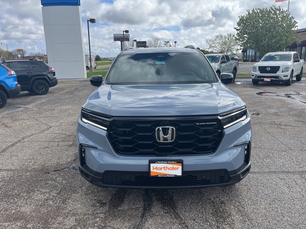 2025 Honda Pilot Black Edition **AVAILABLE IN STOCK**
